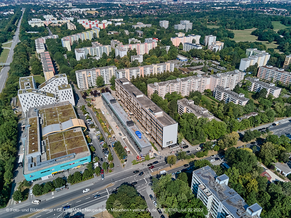 22.07.2022 - Plettzentrum und Montessori Schule in Neuperlach